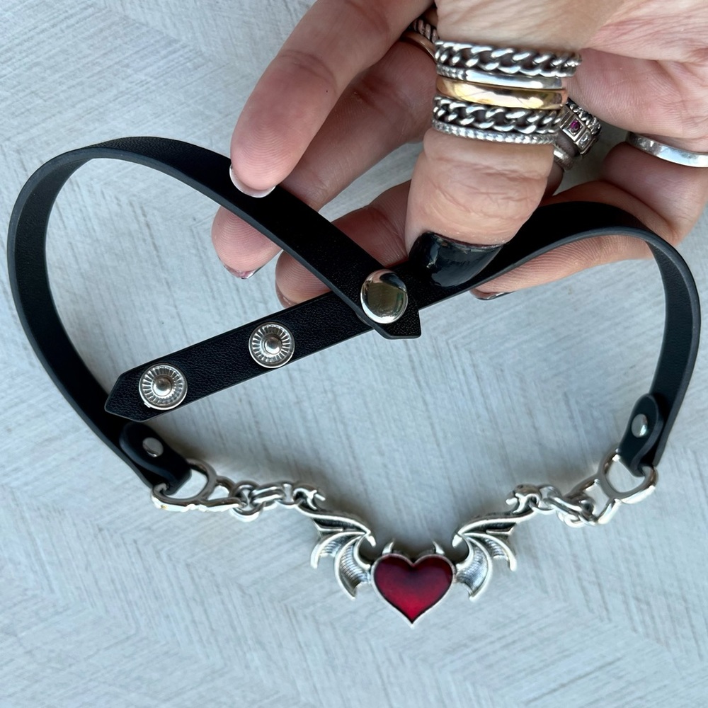 Black leather choker red heart with bat wings and devil horns valentine goth - Picture 7 of 16
